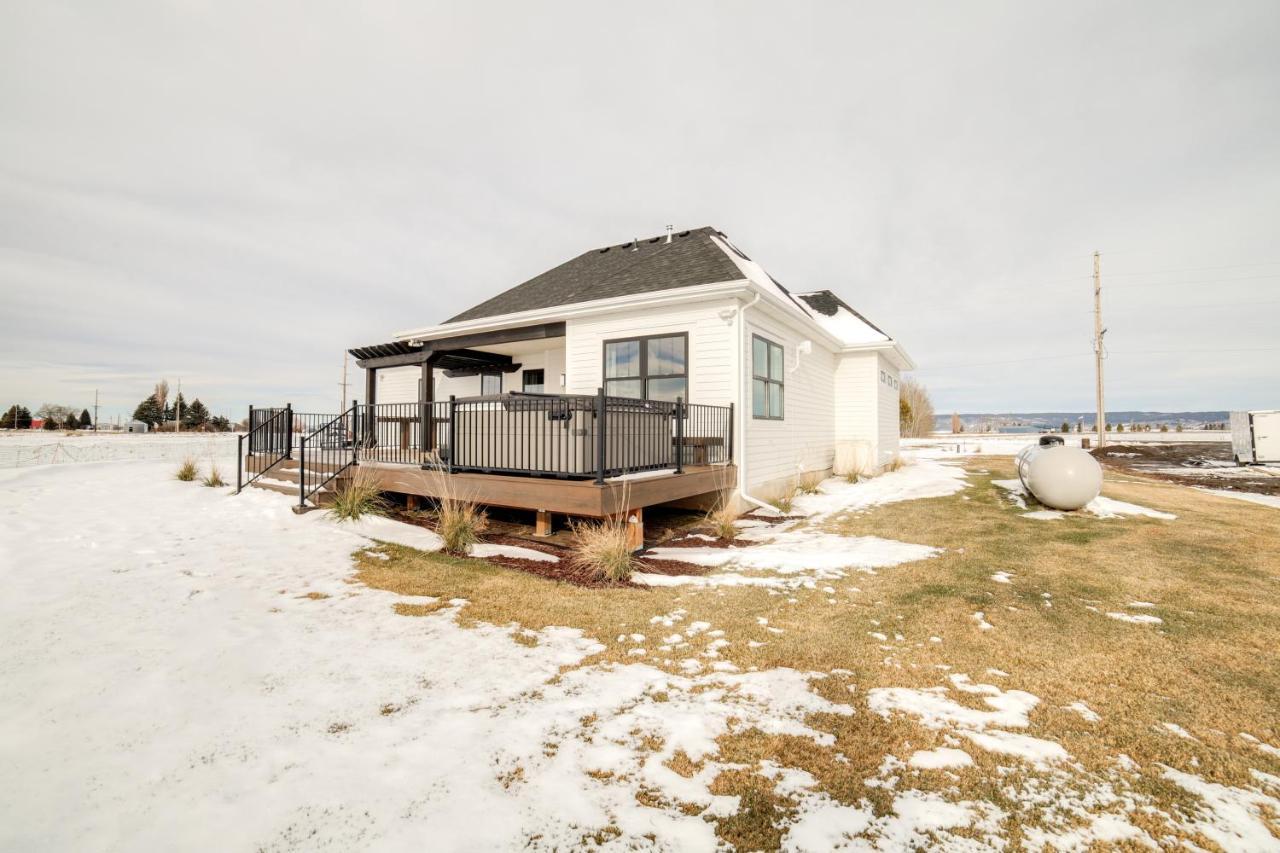 Teton Valley Getaway With Private Deck And Hot Tub! Ashton Luaran gambar
