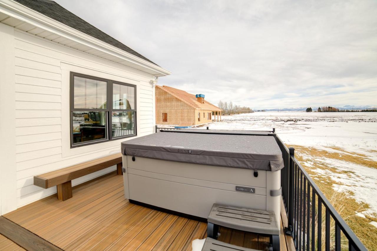 Teton Valley Getaway With Private Deck And Hot Tub! Ashton Luaran gambar